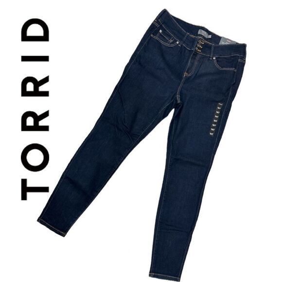 Torrid Feel the Fit Super Soft Dark‎ Wash Jeggings - Size 16T - Picture 1 of 2